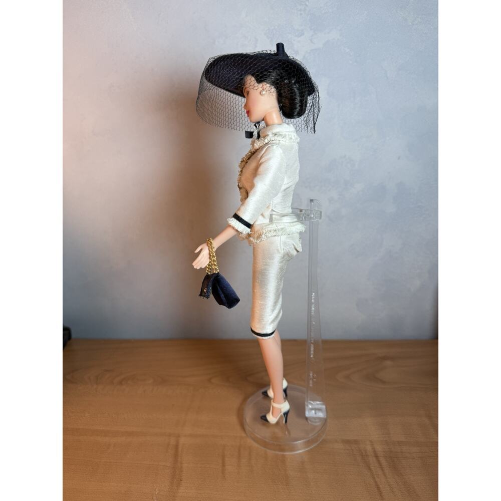 1998 SPRING IN TOKYO BARBIE CITY SEASONS - 19430 - OOB With Stand - Picture 8 of 13